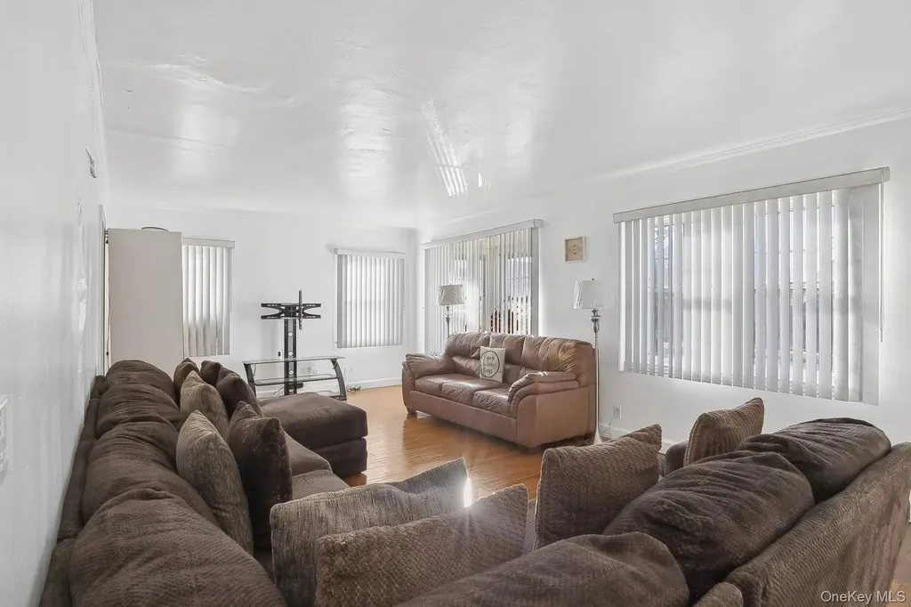 45 Ella Street Valley Stream NY 11580