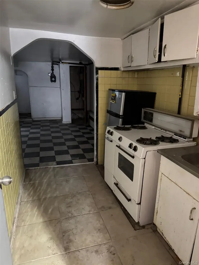1183 Grenada Place Bronx NY 10466