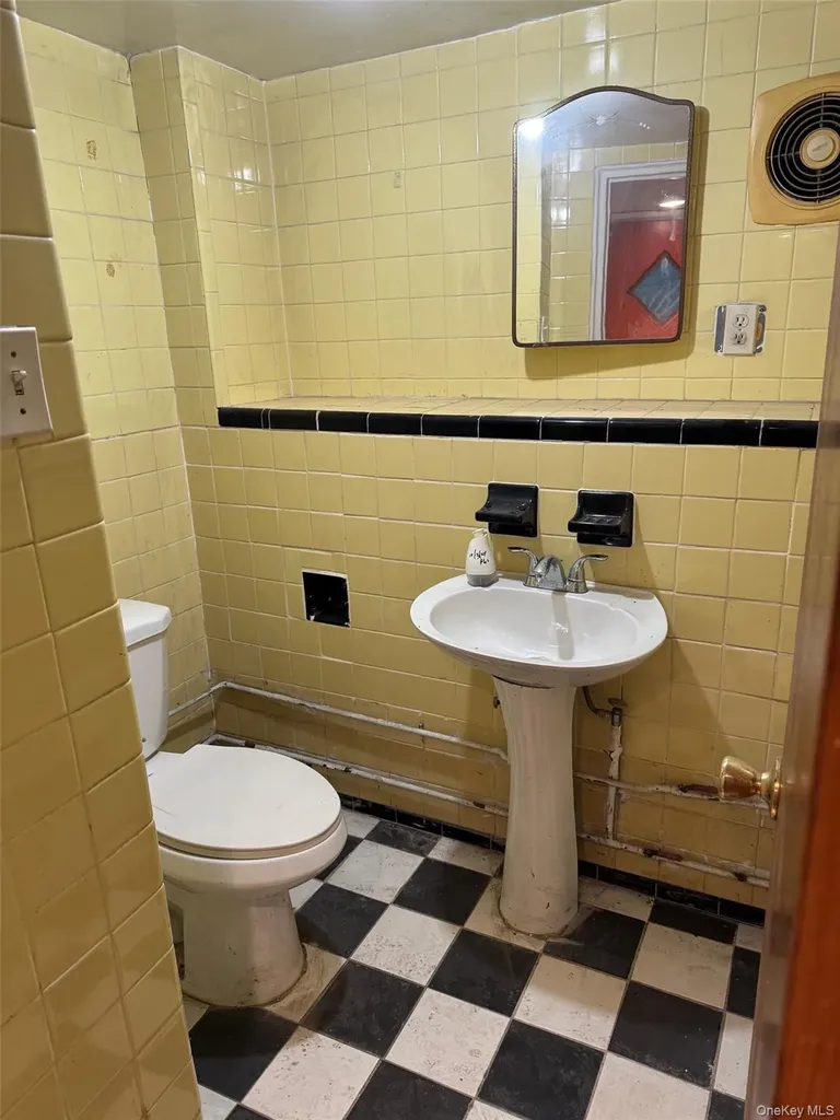 1183 Grenada Place Bronx NY 10466