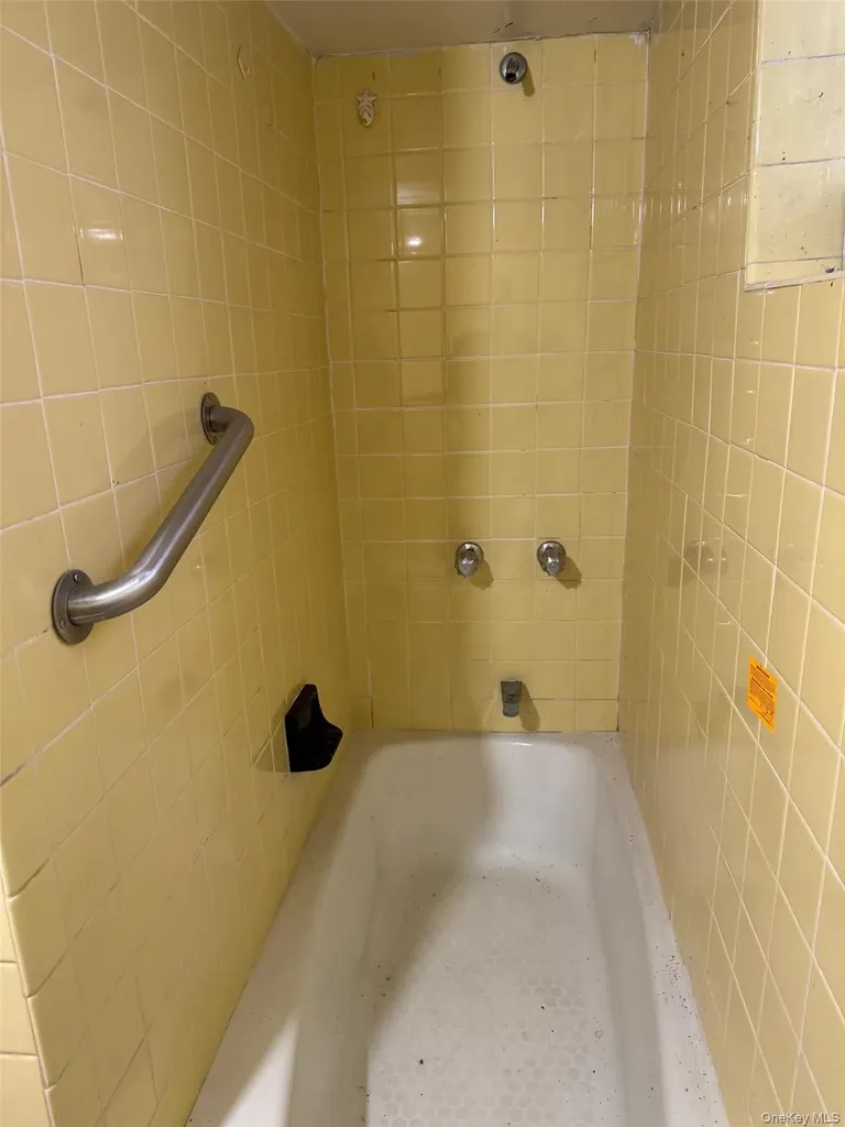 1183 Grenada Place Bronx NY 10466