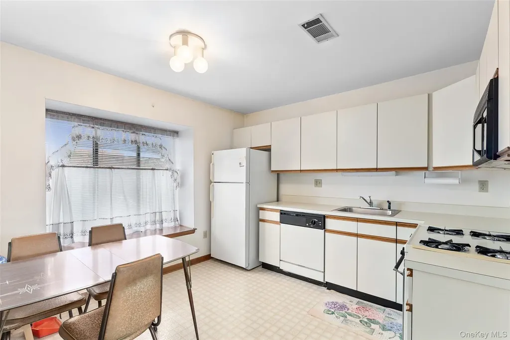 422 Panorama Drive Mohegan Lake NY 10547