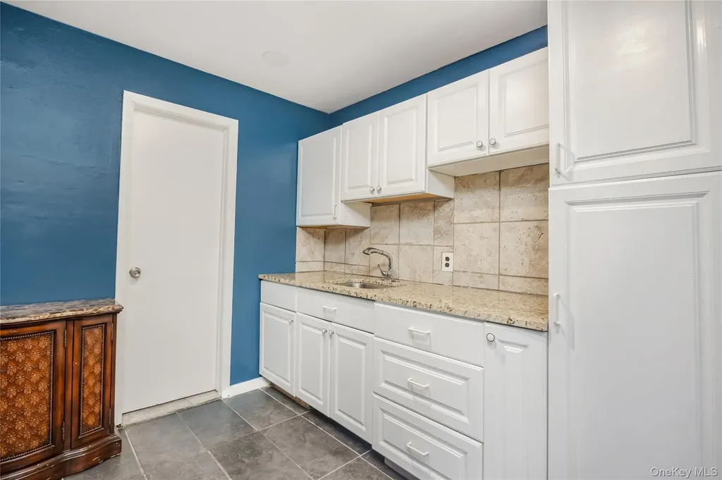 204 Bayside Avenue Oceanside NY 11572