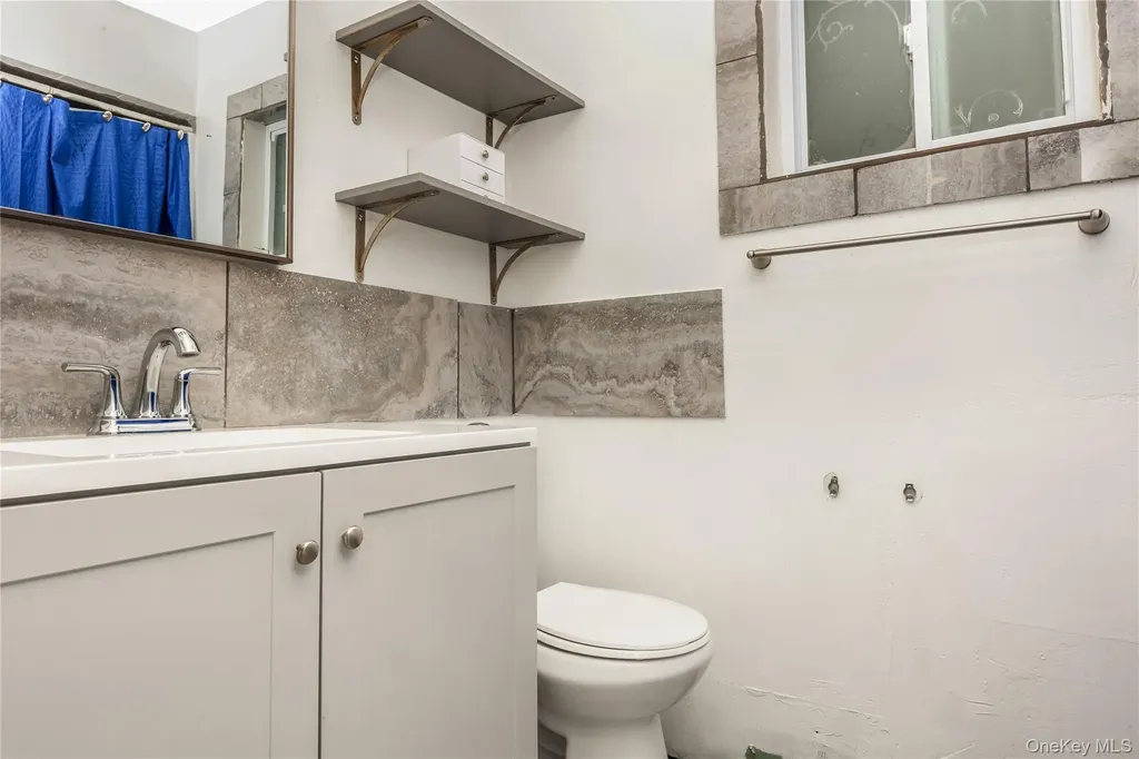 204 Bayside Avenue Oceanside NY 11572