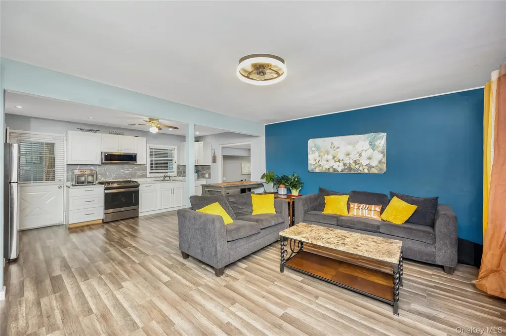 204 Bayside Avenue Oceanside NY 11572