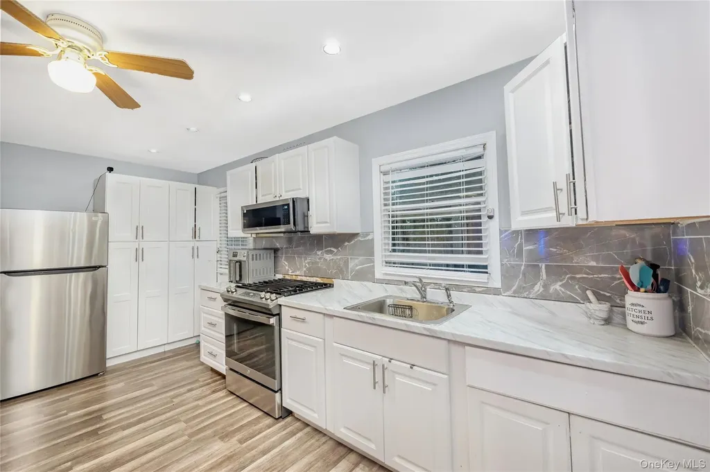 204 Bayside Avenue Oceanside NY 11572