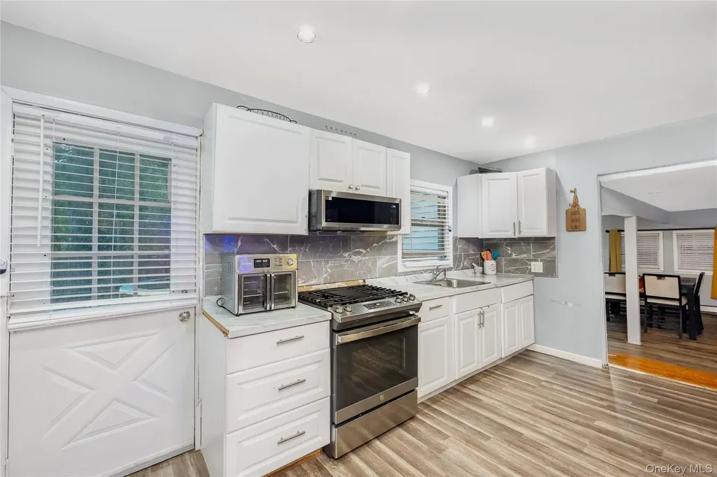 204 Bayside Avenue Oceanside NY 11572