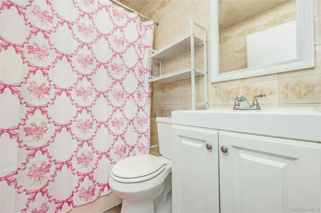 204 Bayside Avenue Oceanside NY 11572