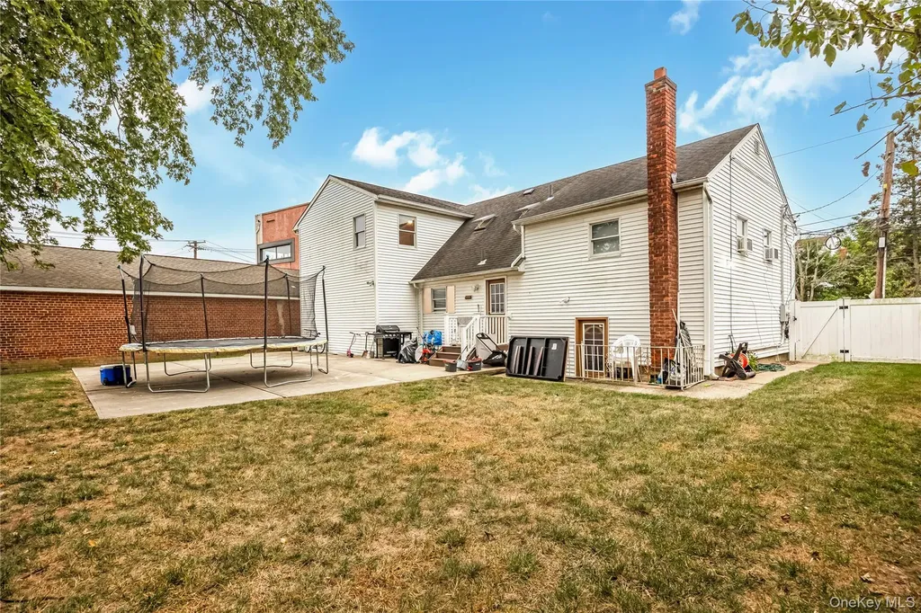 204 Bayside Avenue Oceanside NY 11572