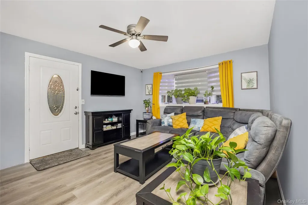 204 Bayside Avenue Oceanside NY 11572