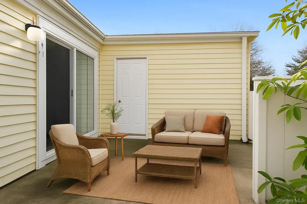 401 Cabot Court E Saint James NY 11780