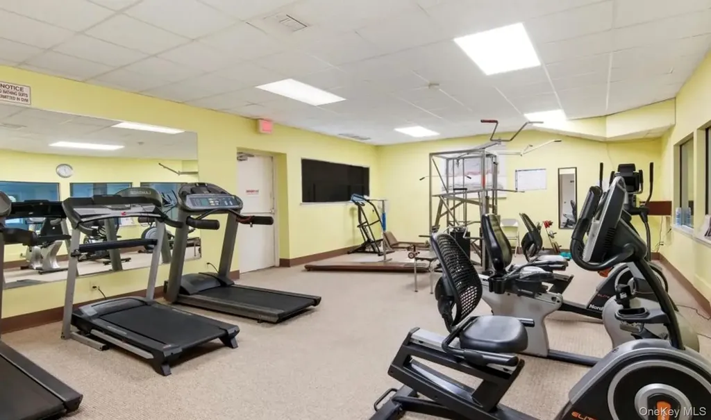 401 Cabot Court E Saint James NY 11780