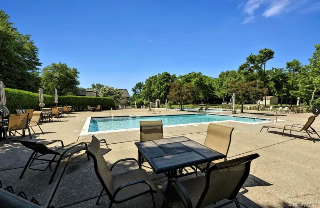 401 Cabot Court E Saint James NY 11780