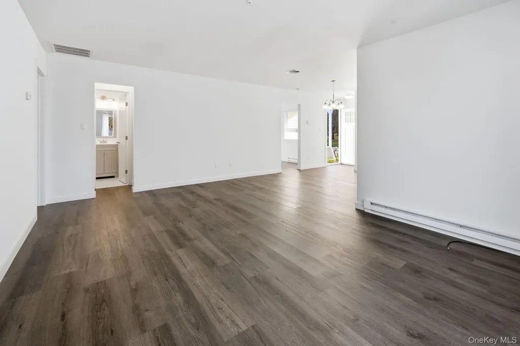 401 Cabot Court E Saint James NY 11780