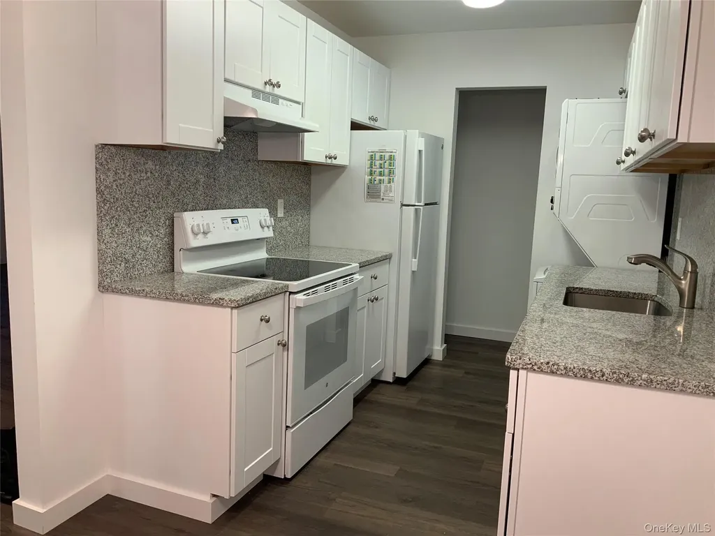 401 Cabot Court E Saint James NY 11780