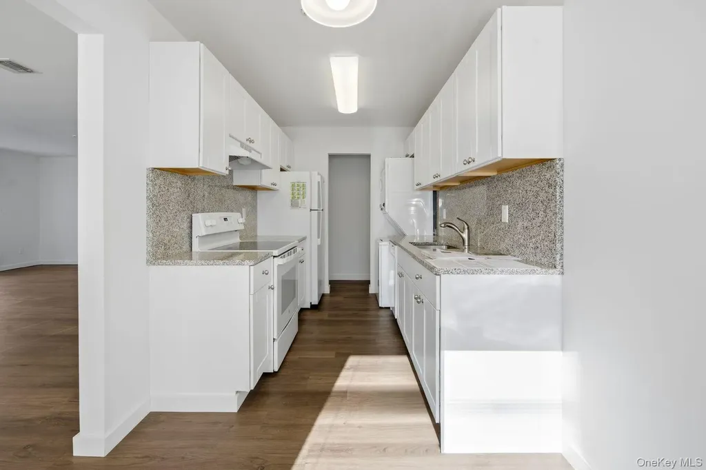 401 Cabot Court E Saint James NY 11780