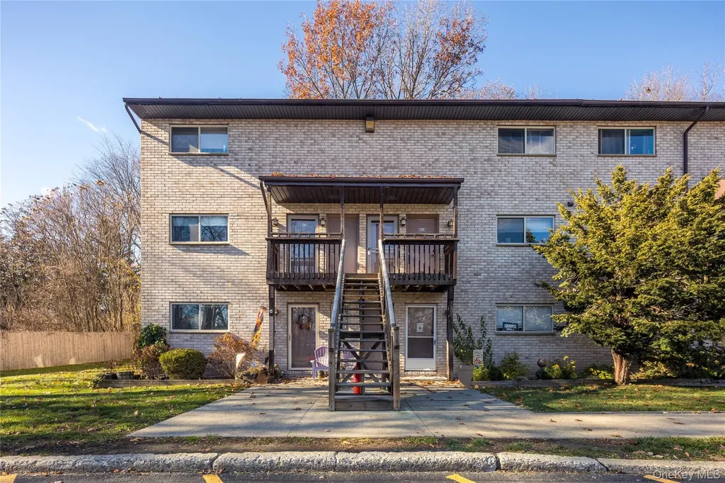 26 Cooper Road Poughkeepsie NY 12603