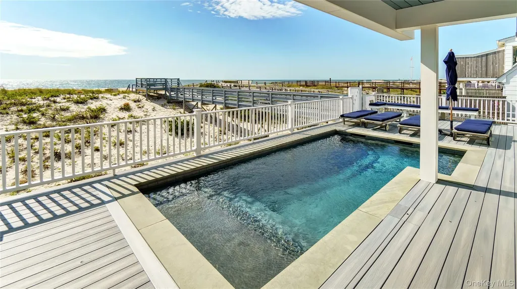 939 Dune Road Westhampton Dunes NY 11978