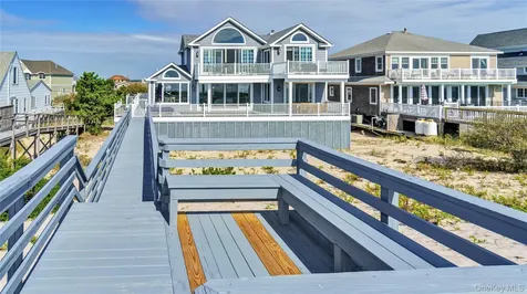 939 Dune Road Westhampton Dunes NY 11978
