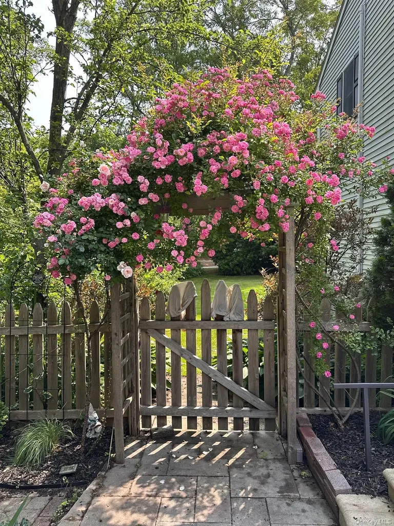 202 Gerard Road Yaphank NY 11980