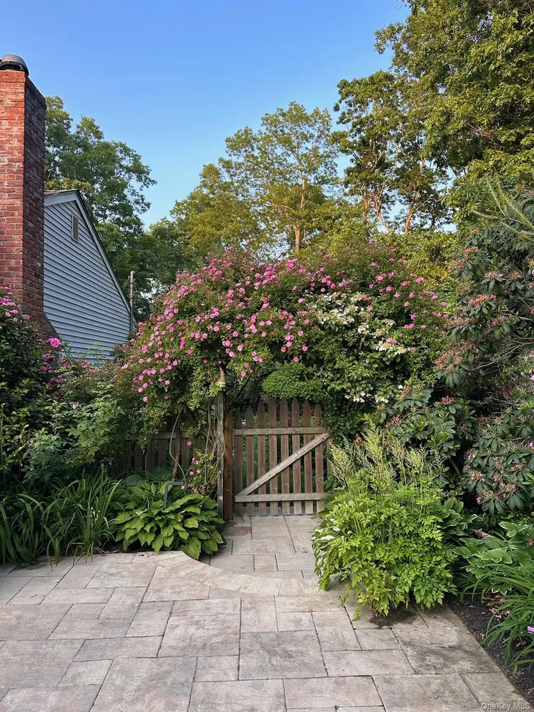 202 Gerard Road Yaphank NY 11980