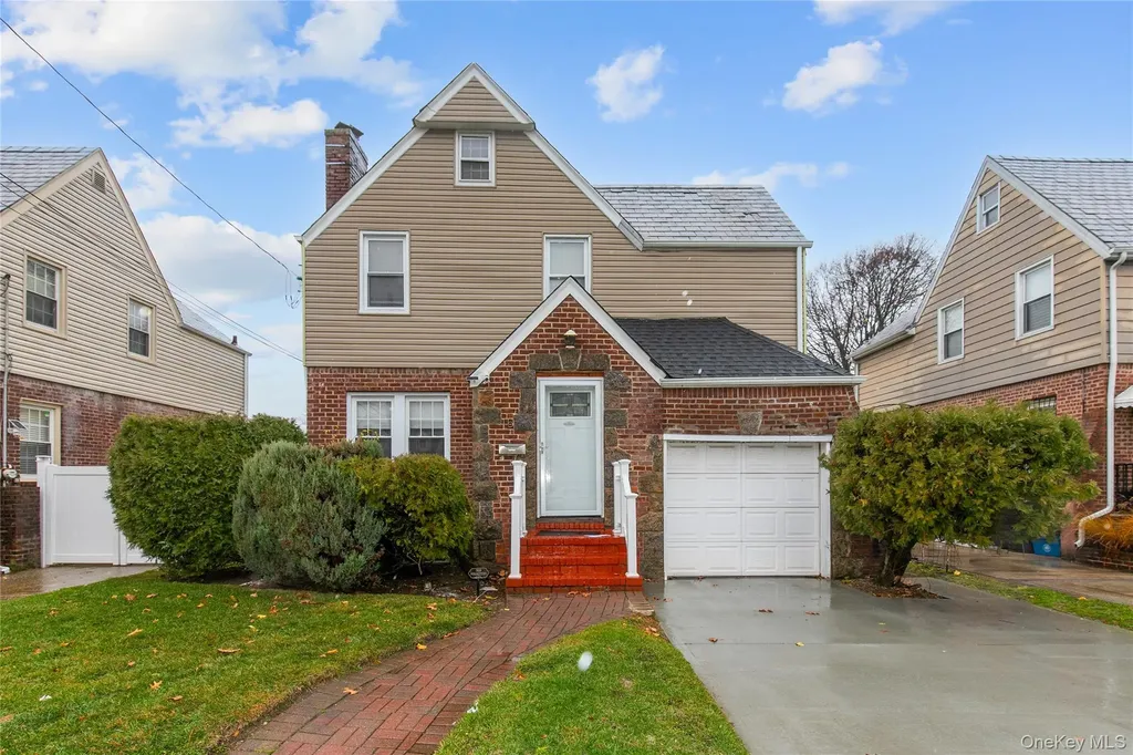 15 Clyde Avenue Hempstead NY 11550