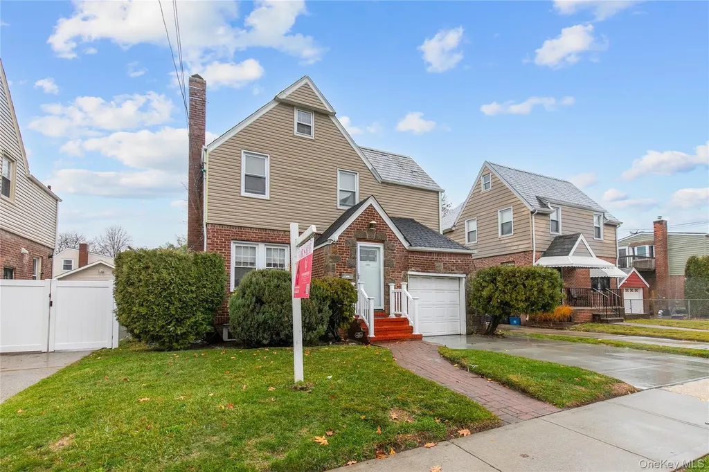 15 Clyde Avenue Hempstead NY 11550