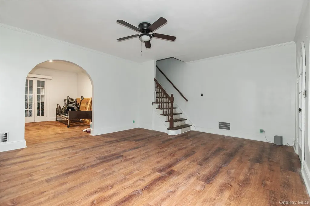 15 Clyde Avenue Hempstead NY 11550