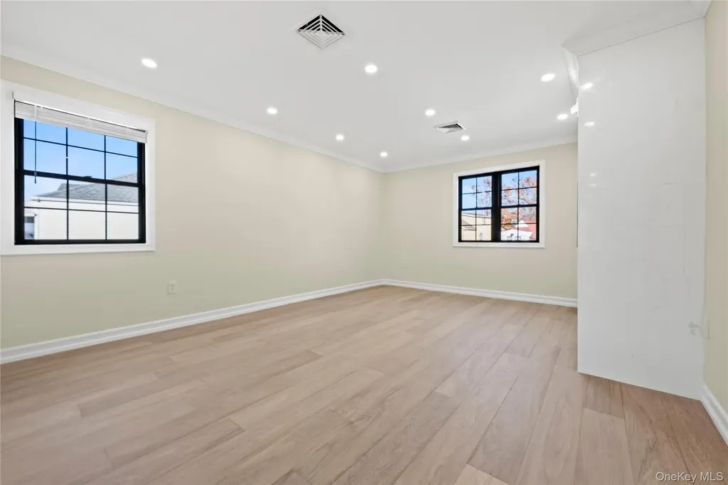 7662 174th Street Fresh Meadows NY 11366