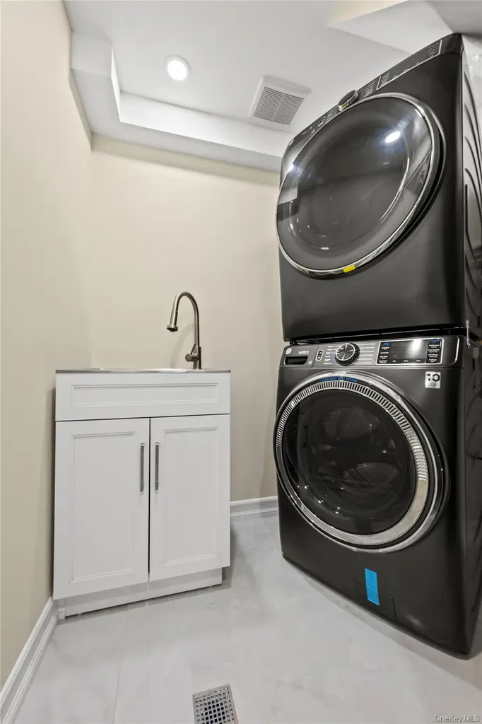7662 174th Street Fresh Meadows NY 11366