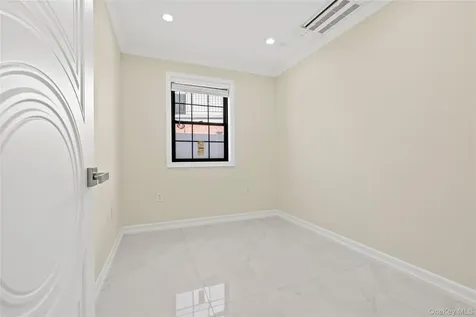7662 174th Street Fresh Meadows NY 11366
