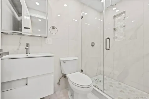 7662 174th Street Fresh Meadows NY 11366