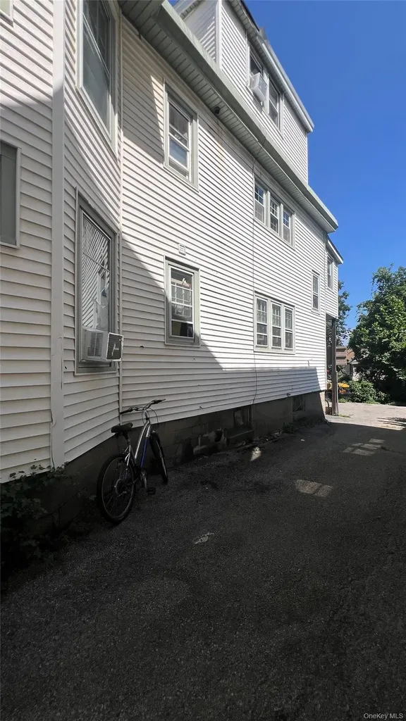 13 Hammersley Avenue Poughkeepsie NY 12601