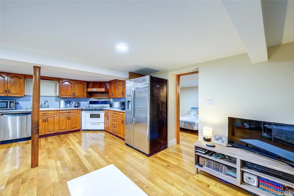 43-33 163rd Street Flushing NY 11358