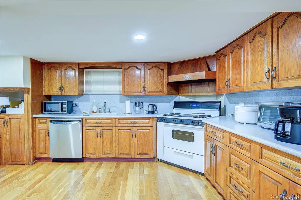 43-33 163rd Street Flushing NY 11358
