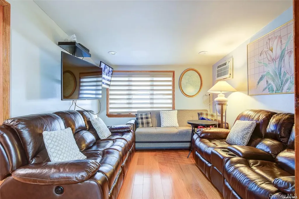 43-33 163rd Street Flushing NY 11358