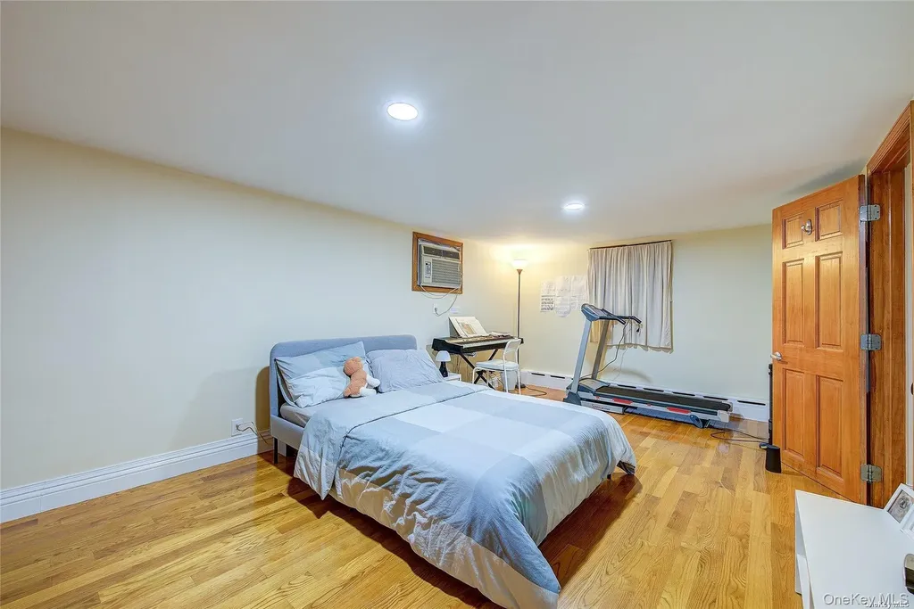 43-33 163rd Street Flushing NY 11358