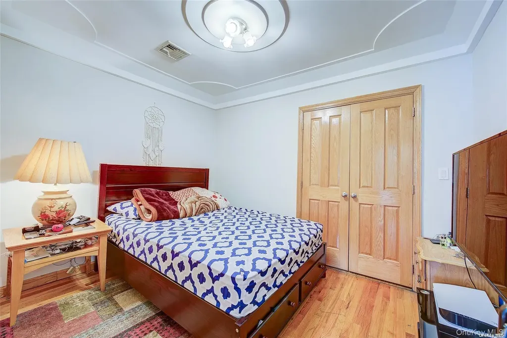 43-33 163rd Street Flushing NY 11358
