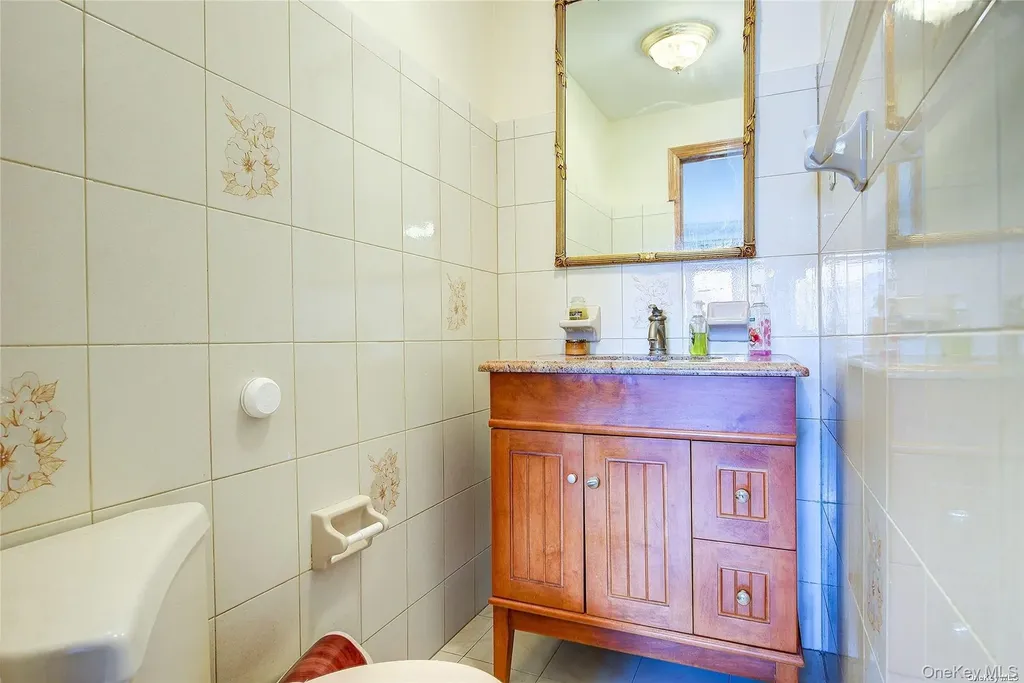 43-33 163rd Street Flushing NY 11358