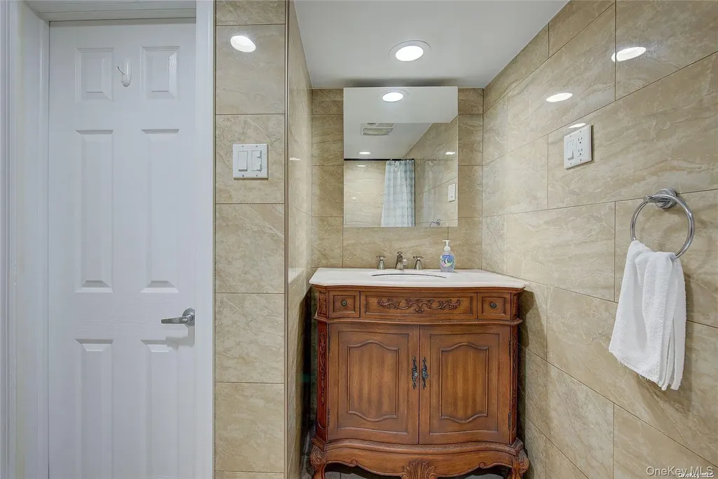 43-33 163rd Street Flushing NY 11358