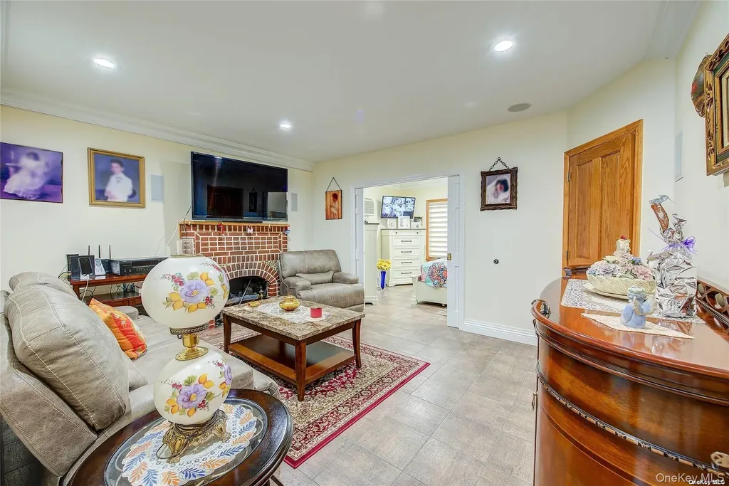 43-33 163rd Street Flushing NY 11358
