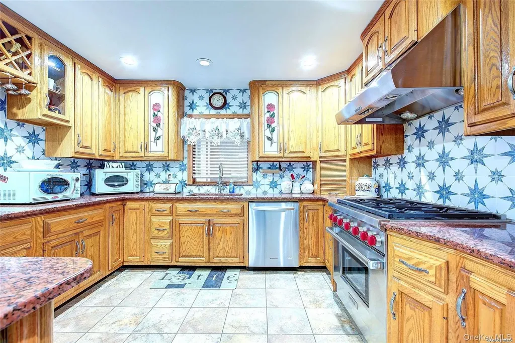 43-33 163rd Street Flushing NY 11358