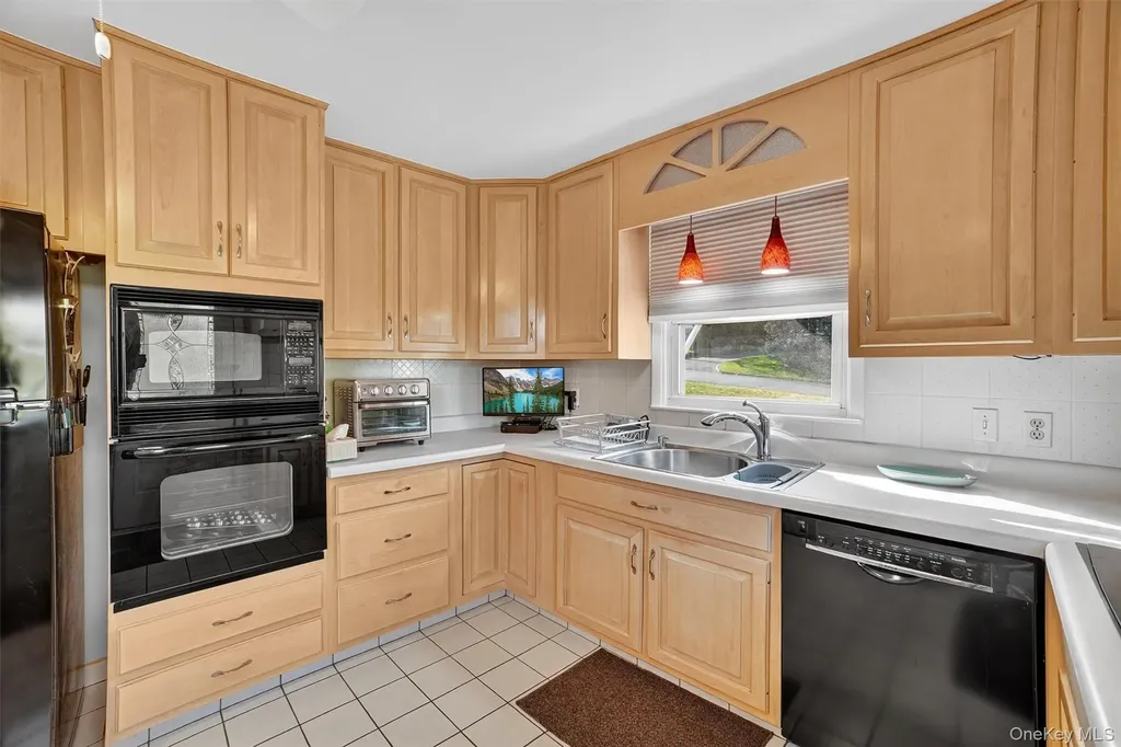 322 Brighton Avenue Hawthorne NY 10532