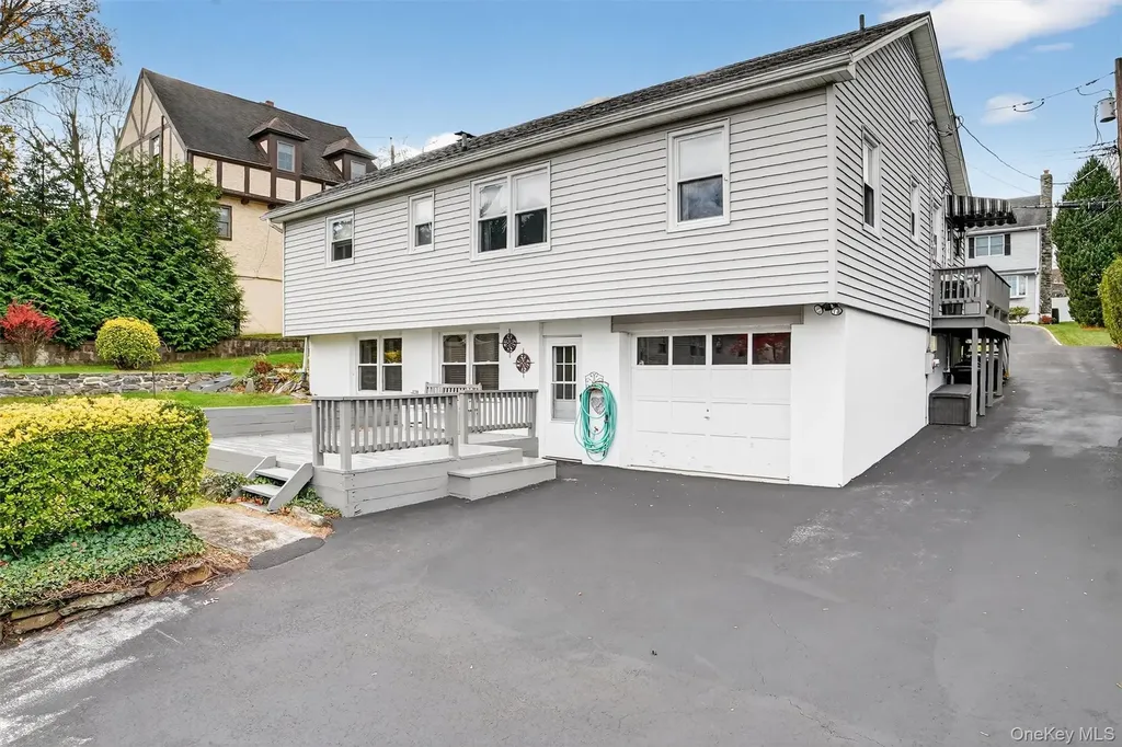 322 Brighton Avenue Hawthorne NY 10532