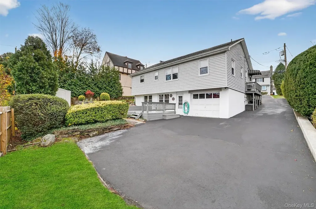 322 Brighton Avenue Hawthorne NY 10532