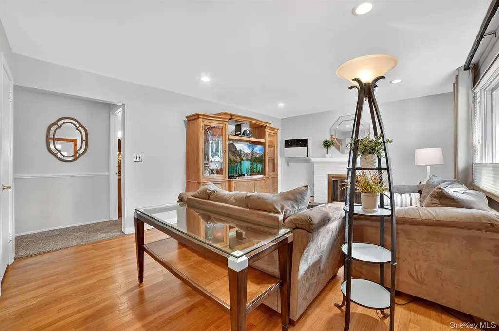 322 Brighton Avenue Hawthorne NY 10532
