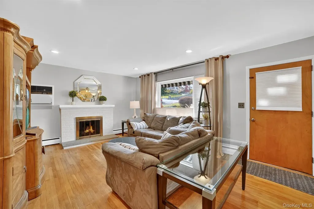 322 Brighton Avenue Hawthorne NY 10532