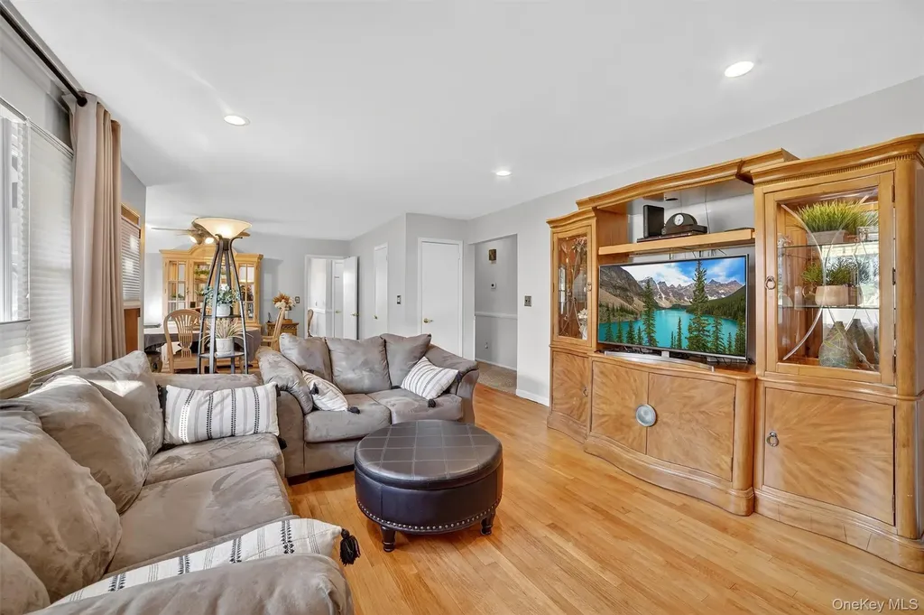 322 Brighton Avenue Hawthorne NY 10532