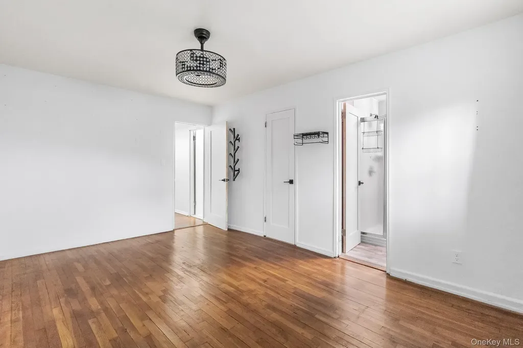 1209 E Broadway Hewlett NY 11557