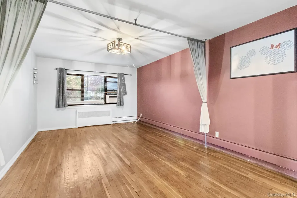1209 E Broadway Hewlett NY 11557