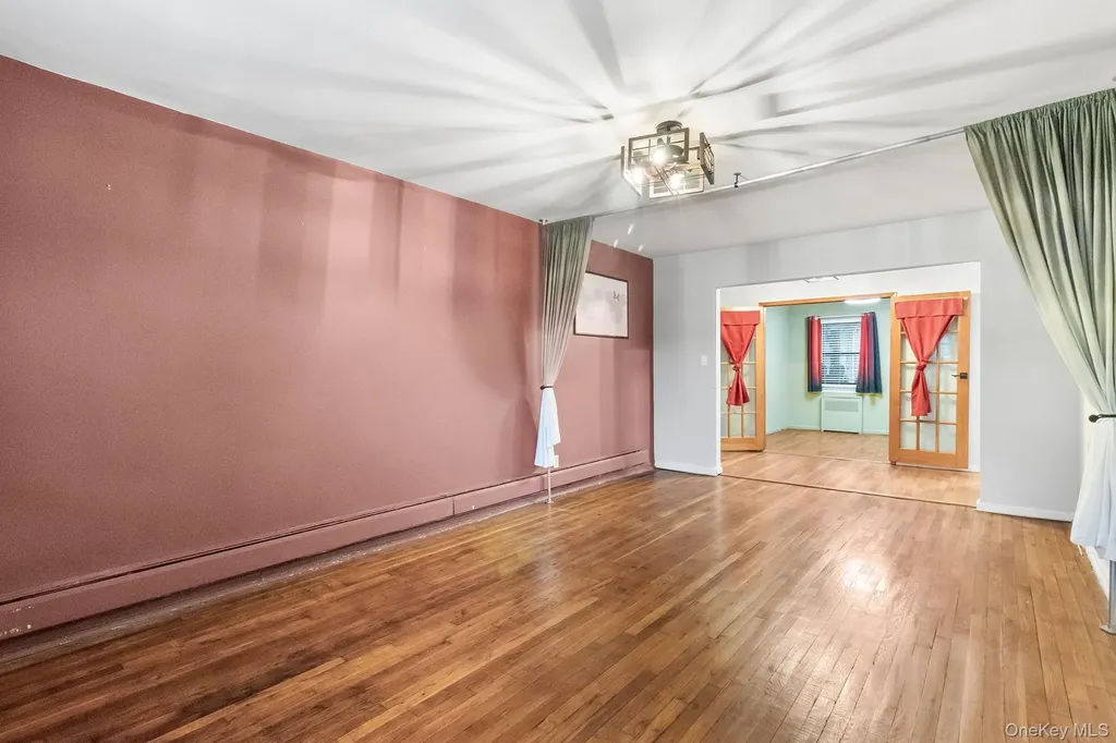 1209 E Broadway Hewlett NY 11557